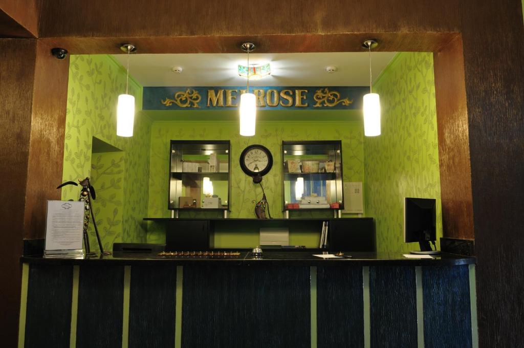 Melrose Hotel Ривне Екстериор снимка