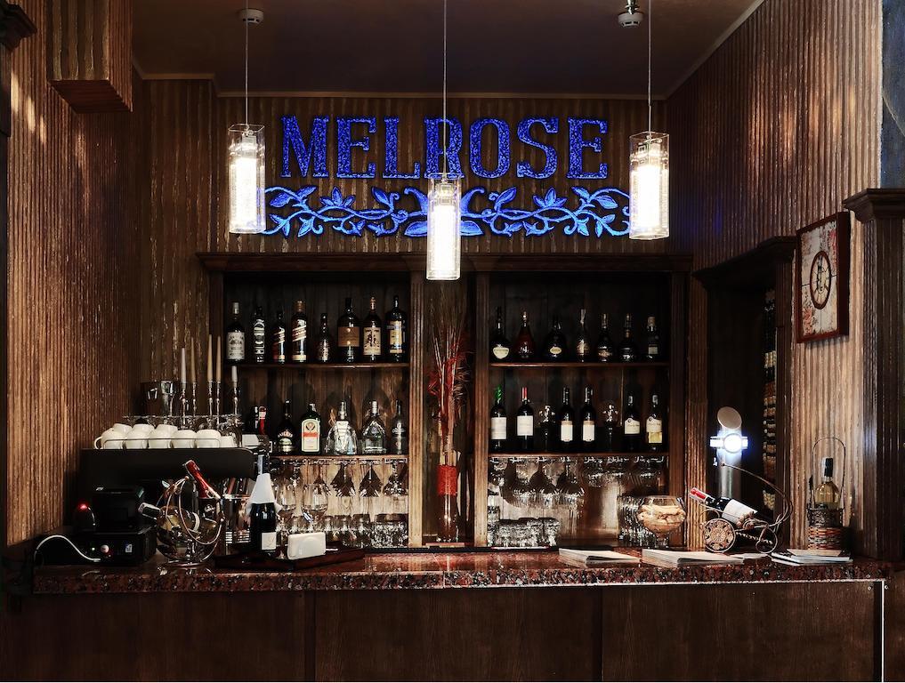 Melrose Hotel Ривне Екстериор снимка